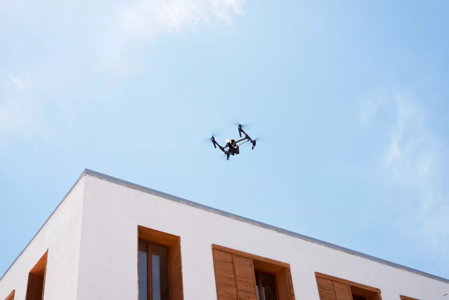 Immobilien Zellner fertigt hochwertige Drohnenaufnahmen für Ihre Immobilie an